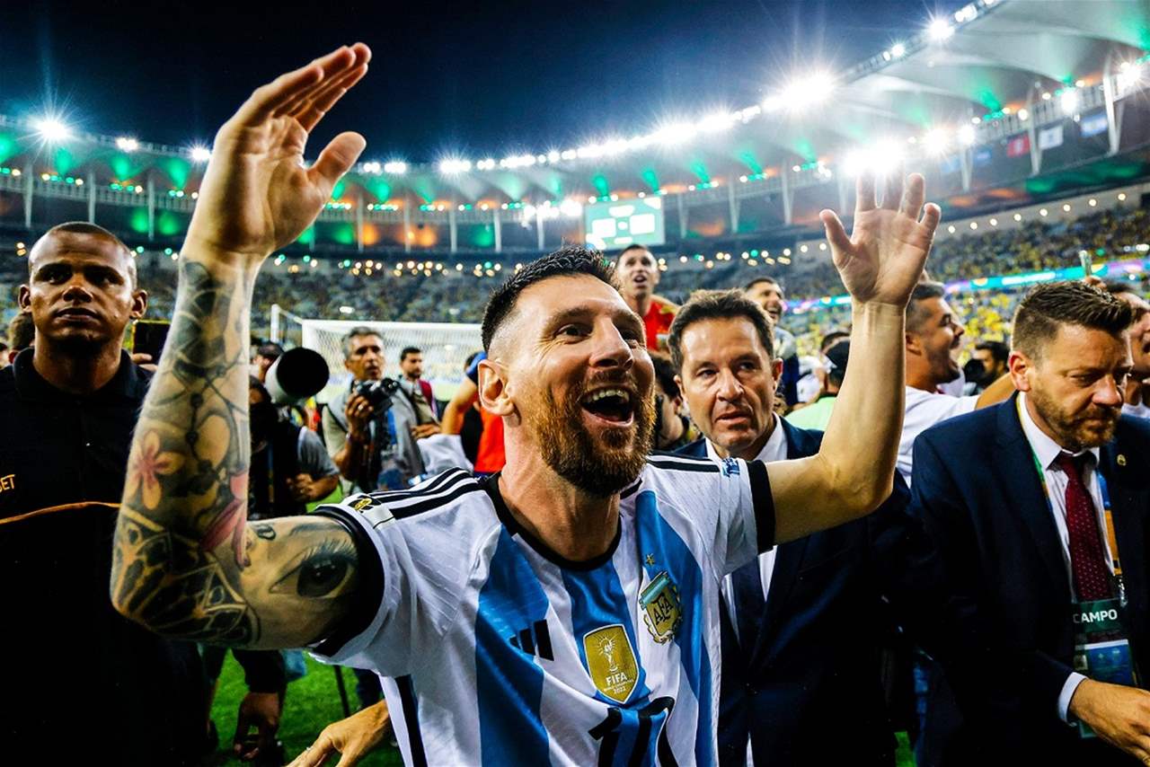 الأرجنتين تُسقط البرازيل في الماراكانا .. وميسي يتحدّى