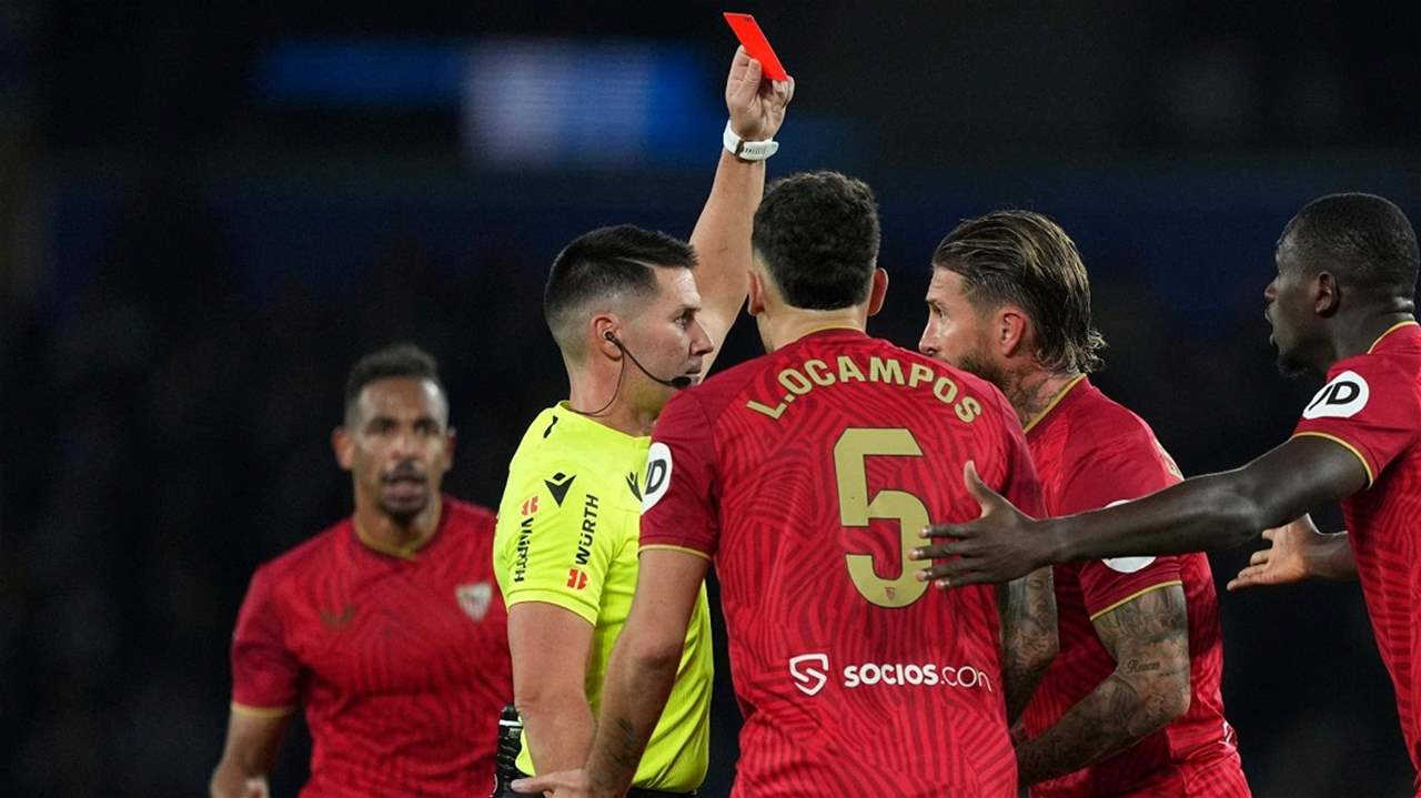 فيديو - راموس يطلب "الفار" فينال البطاقة الحمراء الـ٢١ في تاريخه