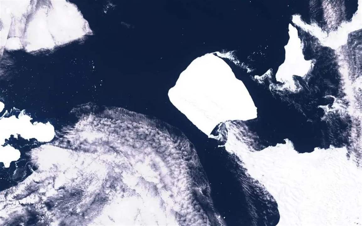 أكبر جبل جليدي في العالم "يتحرك".. ماذا حدث؟