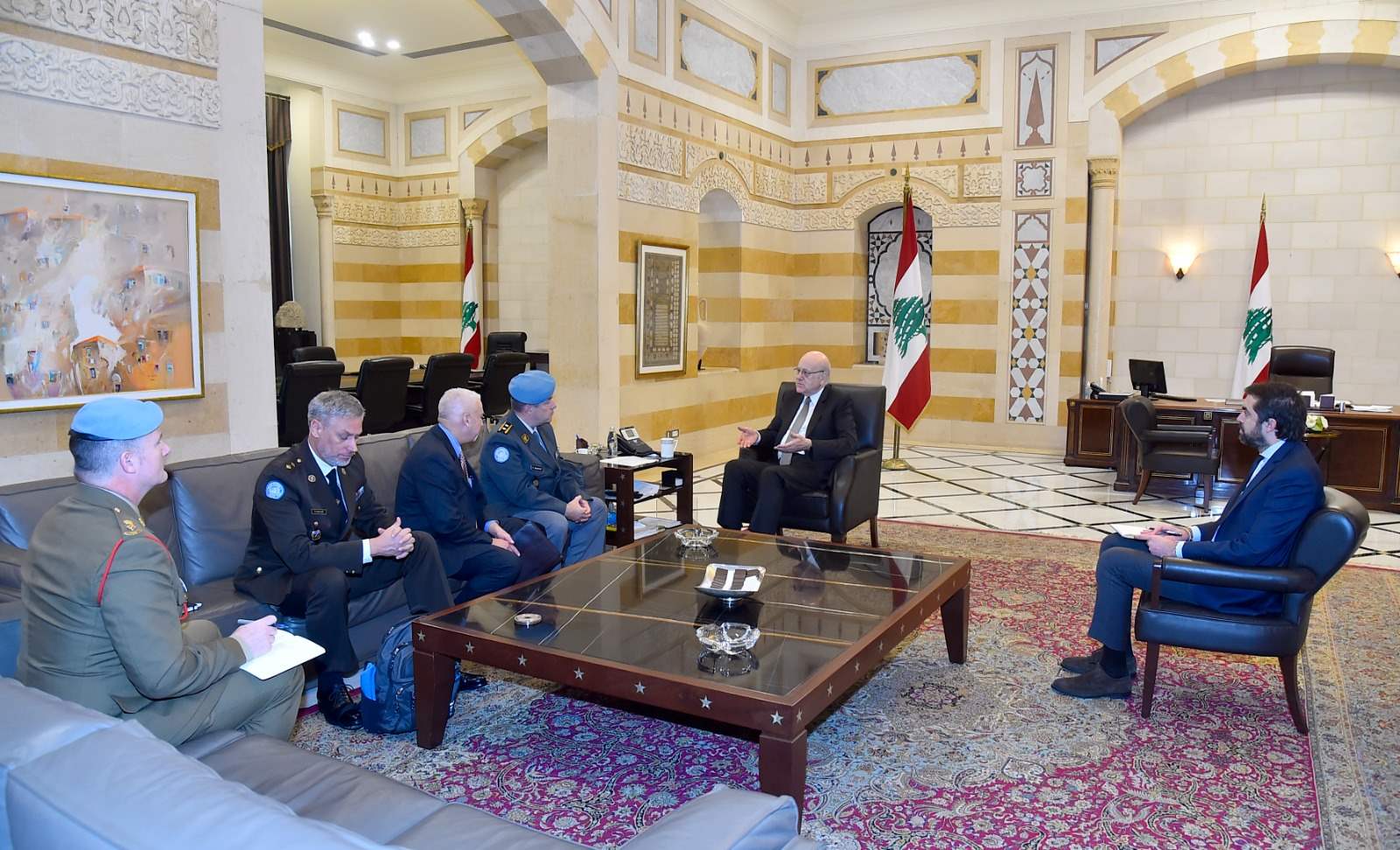 ميقاتي إجتمع مع رئيس هيئة مراقبة الهدنة والتقى وزيري الإقتصاد والعدل ونواباً.. إليكم التفاصيل 