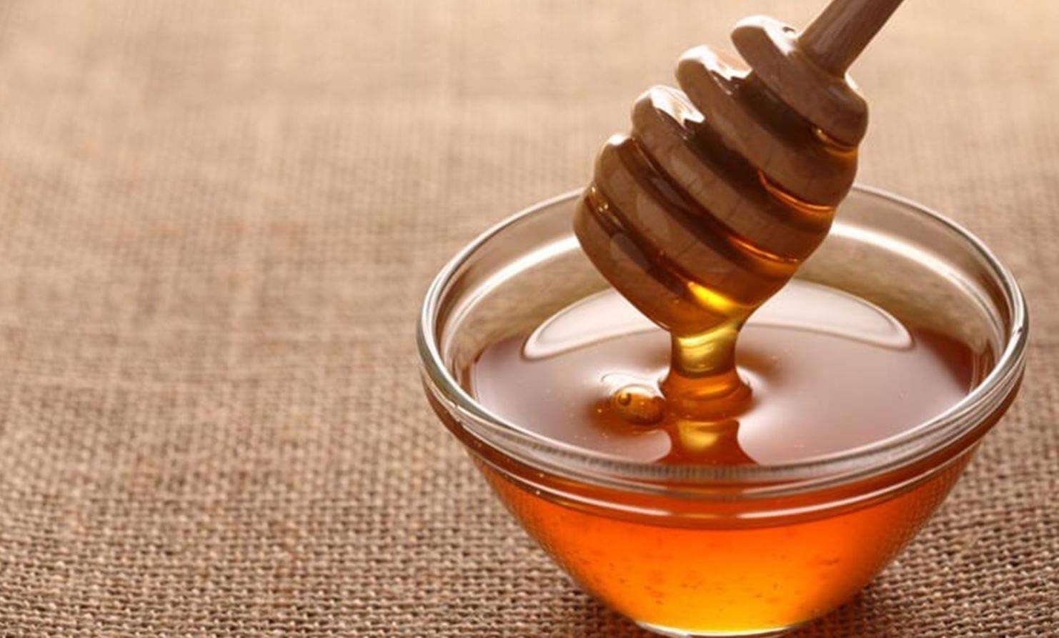 من بين أكثر الأطعمة إستهلاكاً.. متى يكون العسل ساماً؟