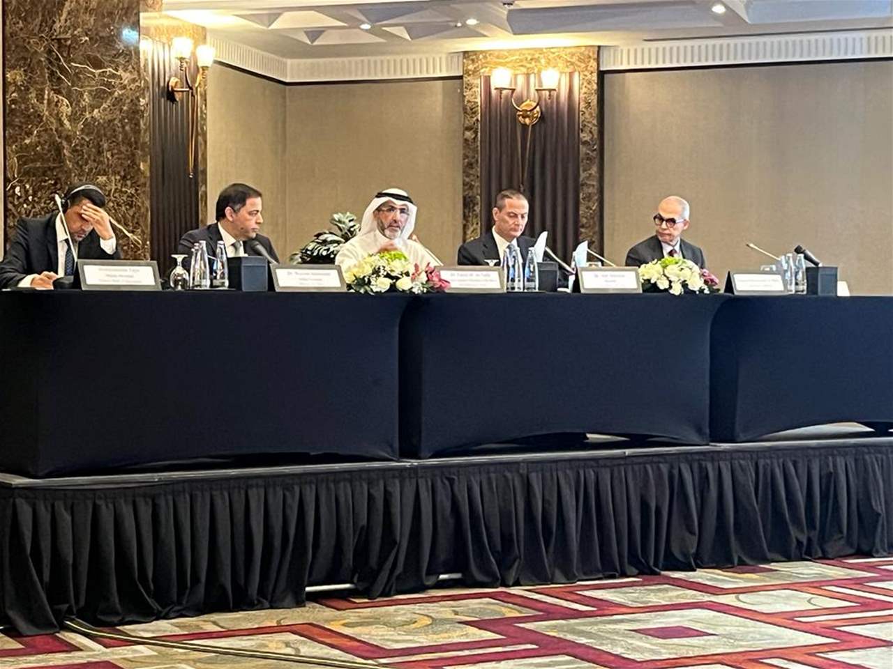  حاكم مصرف لبنان بالانابة وسيم منصوري يشارك بأعمال المؤتمر 18 لمحافظي المصارف العربية والمنعقد في ابو ظبي