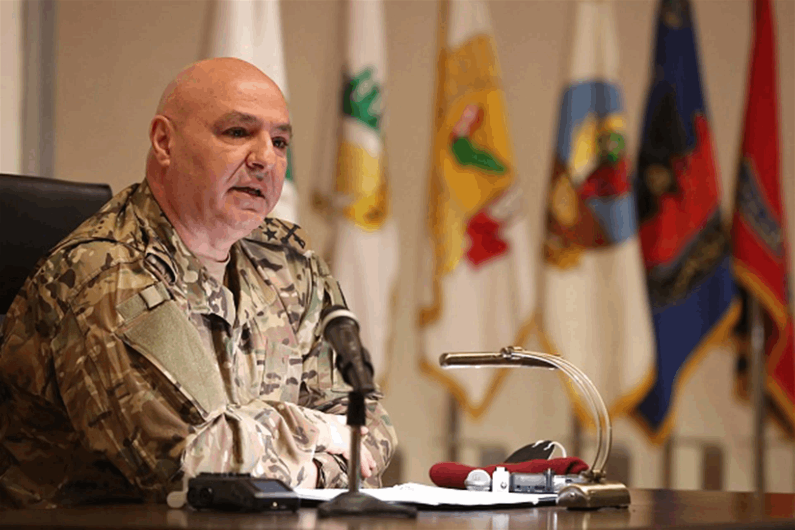 "نداء الوطن": ماذا لو أُرجئ بتّ مصير القائد إلى ما بعد الأعياد؟