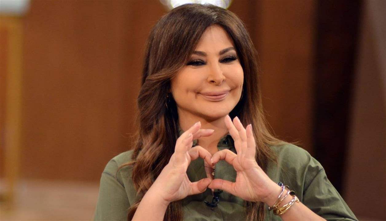 معجب بعبر عن حبه لـ اليسا في مهرجان البحر الأحمر وهي تفاجئه بردها