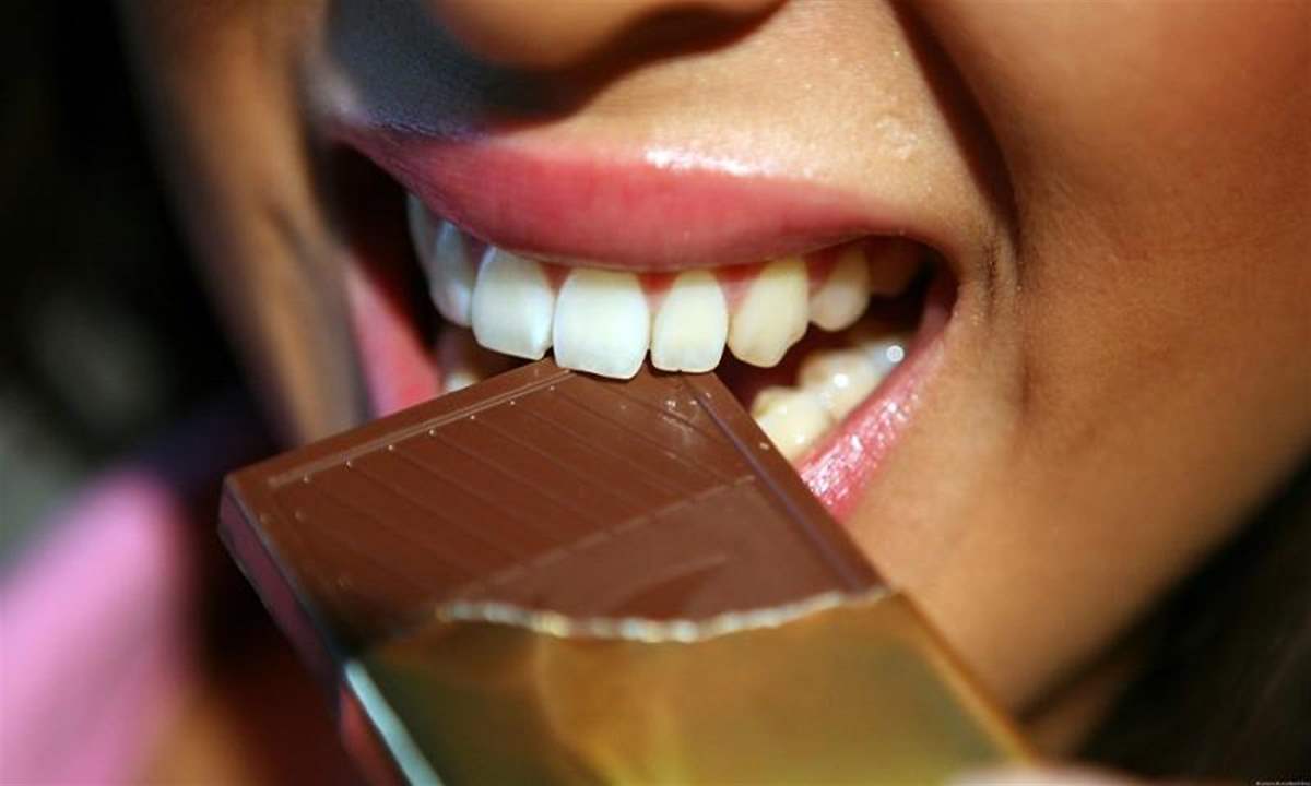  الشوكولاتة الداكنة صديقة للقلب... إليكم فوائدها 