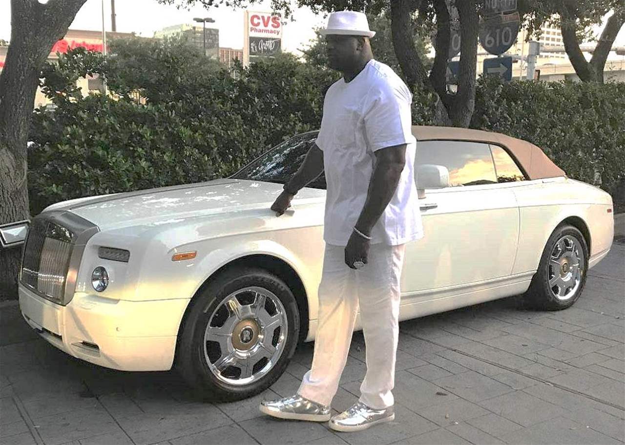 بائع عجوز استفز شاكيل أونيل فاشترى 3 سيارات رولز رويس