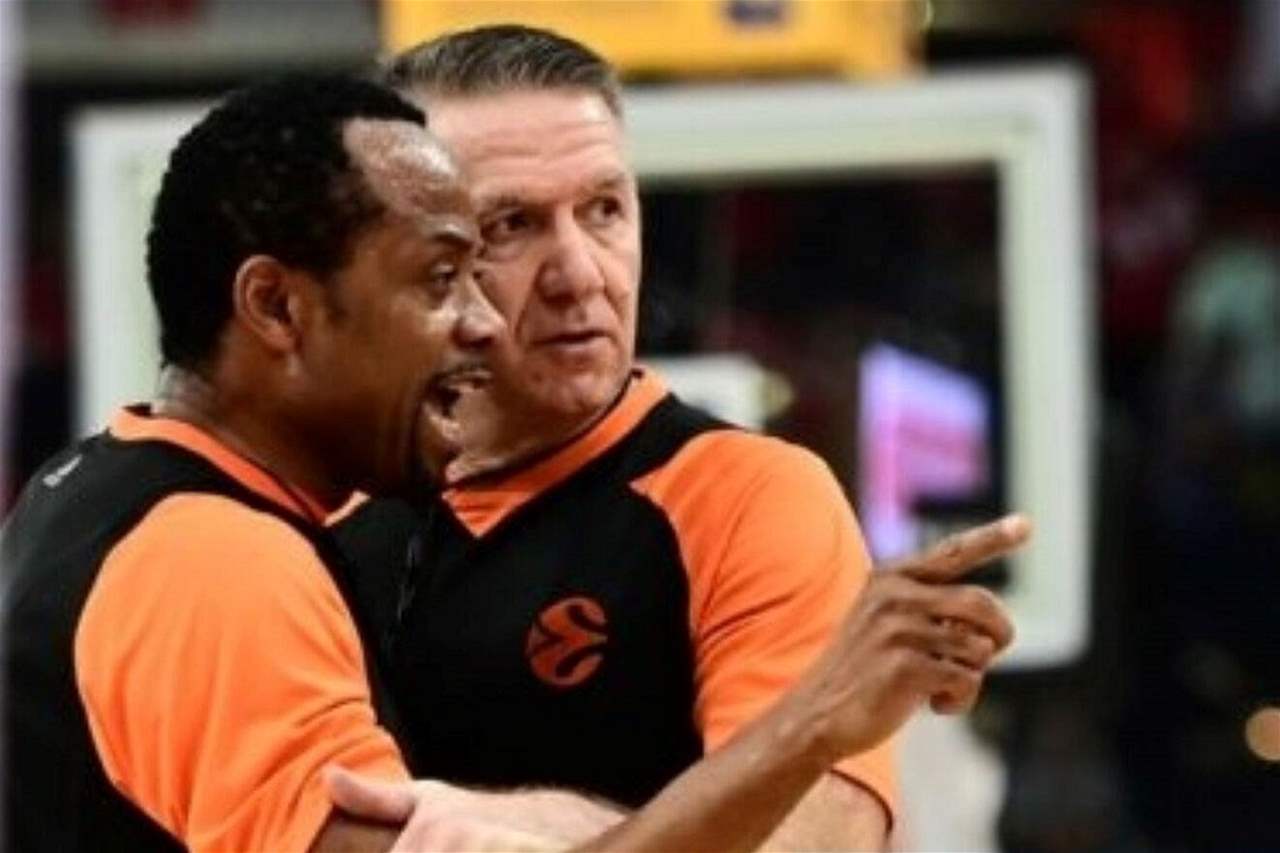 مُشجّع وصف الحكم بالقرد فماذا كانت النتيجة؟