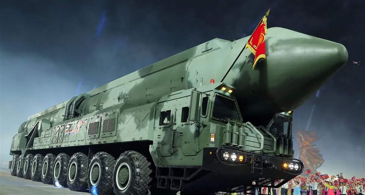 كوريا الشمالية تطلق صاروخاً باليستياً بعيد المدى.. وأميركا تندد
