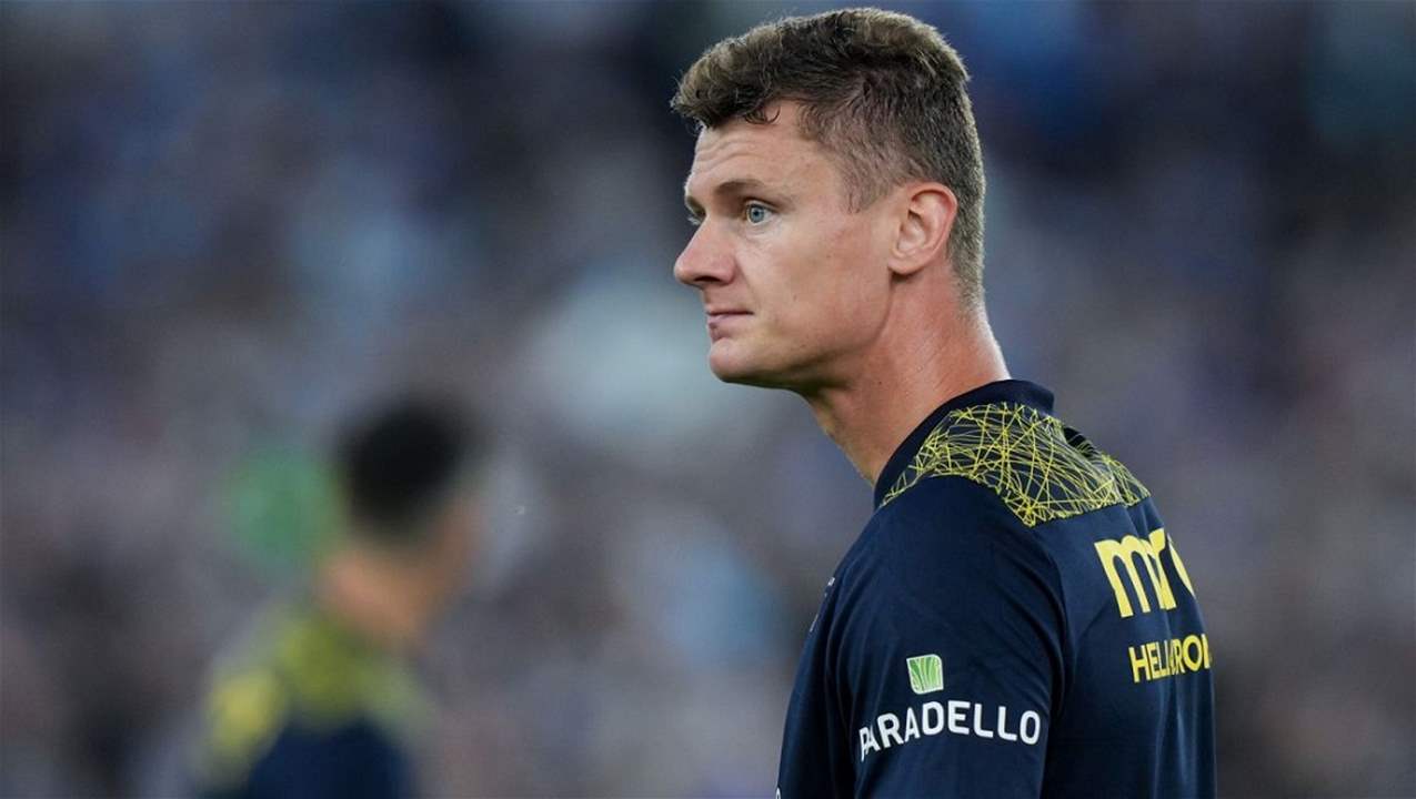 فيديو - أغرب دخول لبديل .. قفز وفرك يديه بالارض وبوجهه !!