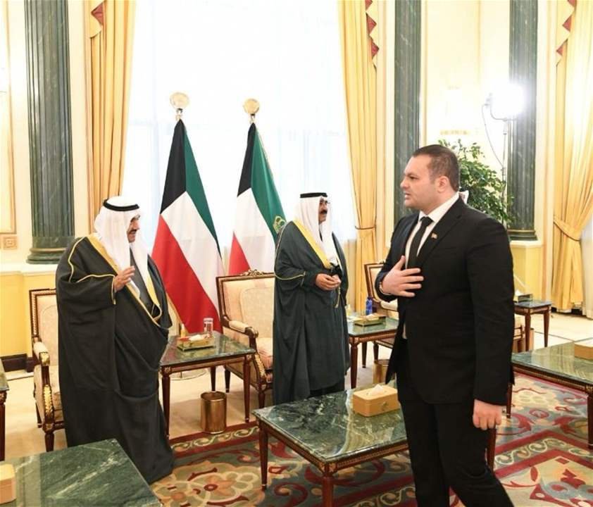   سفير دولة أنتيغوا وبربودا لدى الكويت محمد الزعبي قدّم واجب العزاء إلى أمير الكويت الشيخ مشعل الأحمد الجابر الصباح  