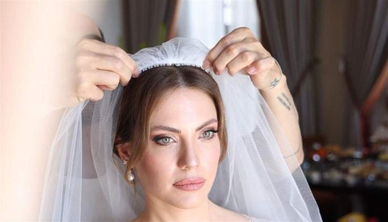 بطلة "التفاح الحرام" تعلن حملها الاول بعد اشهر من الزواج