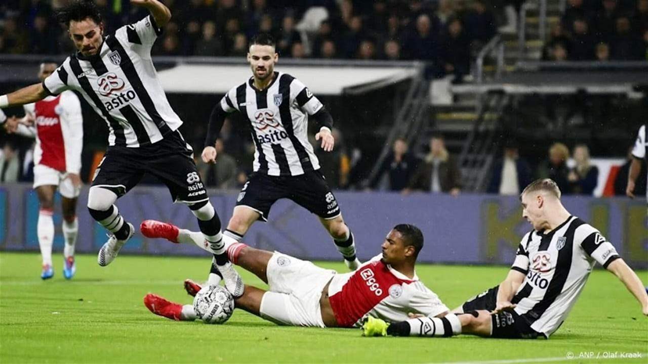 فيديو - مفاجأة مدوية .. نادي الدرجة الرابعة يُقصي أياكس