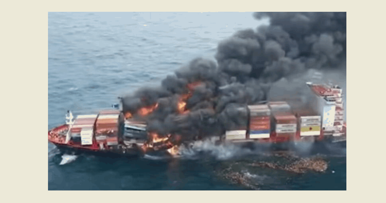 حريق في سفينة قبالة سواحل الهند بعد هجوم بطائرة مسيرة