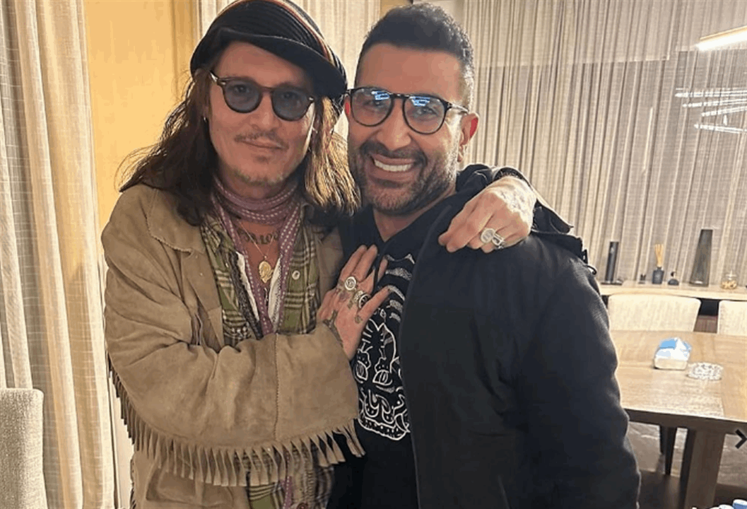 أحمد سعد مع جوني ديب: نورت بيت أخوك.. صورة لهما تتصدر 