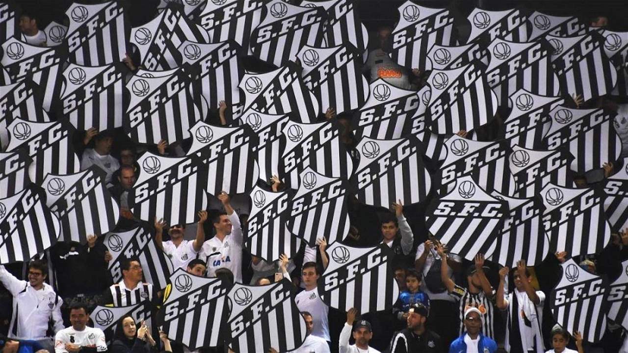 فيديو - سانتوس يمنع لاعبين من الدخول .. غير مرغوب بكم !!