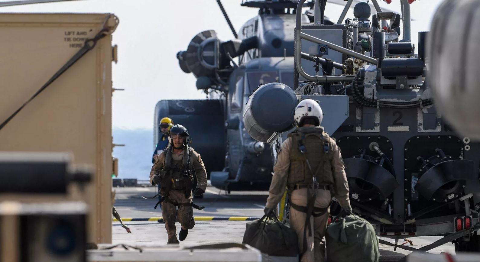 بريطانيا تعلن صدّ "أكبر هجوم" للحوثيين في البحر الأحمر