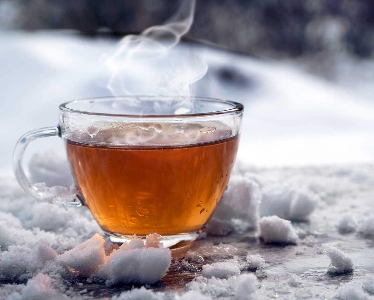 علاج البرودة... هل تعرف المزايا الصحية لتناول الشاي في الشتاء؟ 