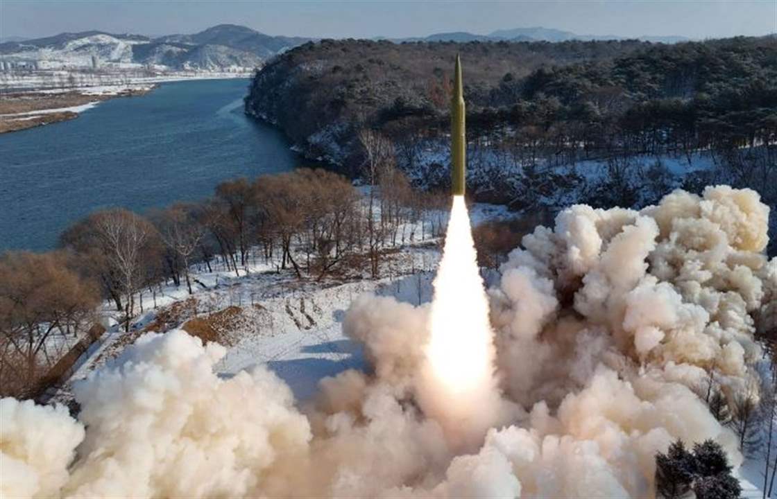 كوريا الشمالية تعلن نجاح إطلاق صاروخ عابر للقارات يعمل بالوقود الصلب 