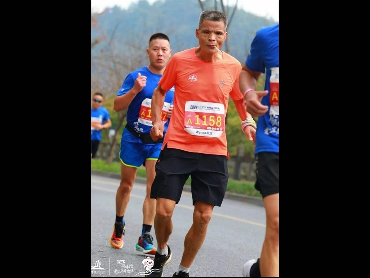 طرد عدّاء من سباق في الصين بسبب التدخين !!