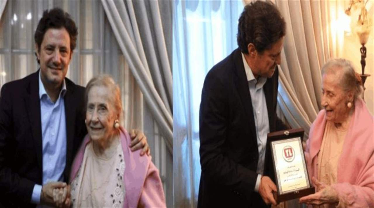 مكاري يكرّم الفنانة القديرة سعاد الهاشم 