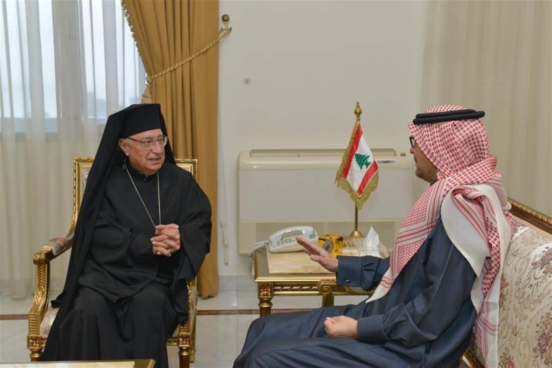 السفير السعودي وليد بخاري يزور البطريرك العبسي