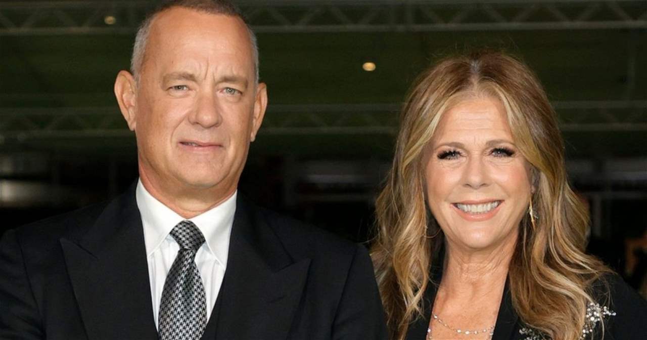 بالصور - توم هانكس وزوجته يزوران الاهرامات