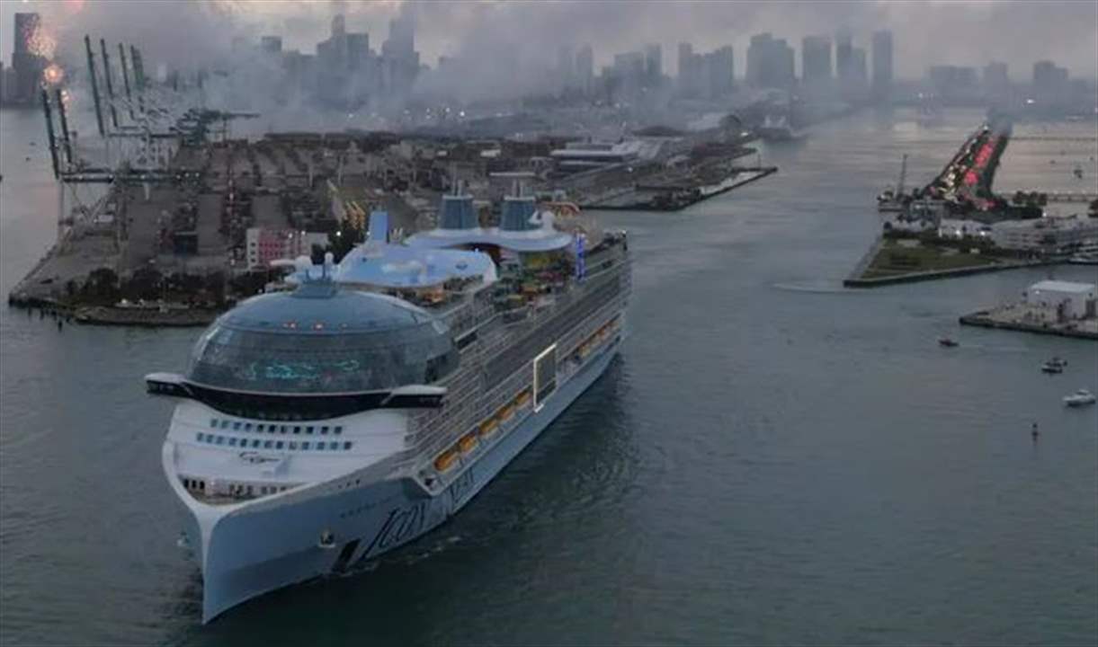 بالصور والفيديو - أكبر سفينة سياحية في العالم تبحر من ميامي .. توازي 5 أضعاف &quot;تيتانيك&quot; 