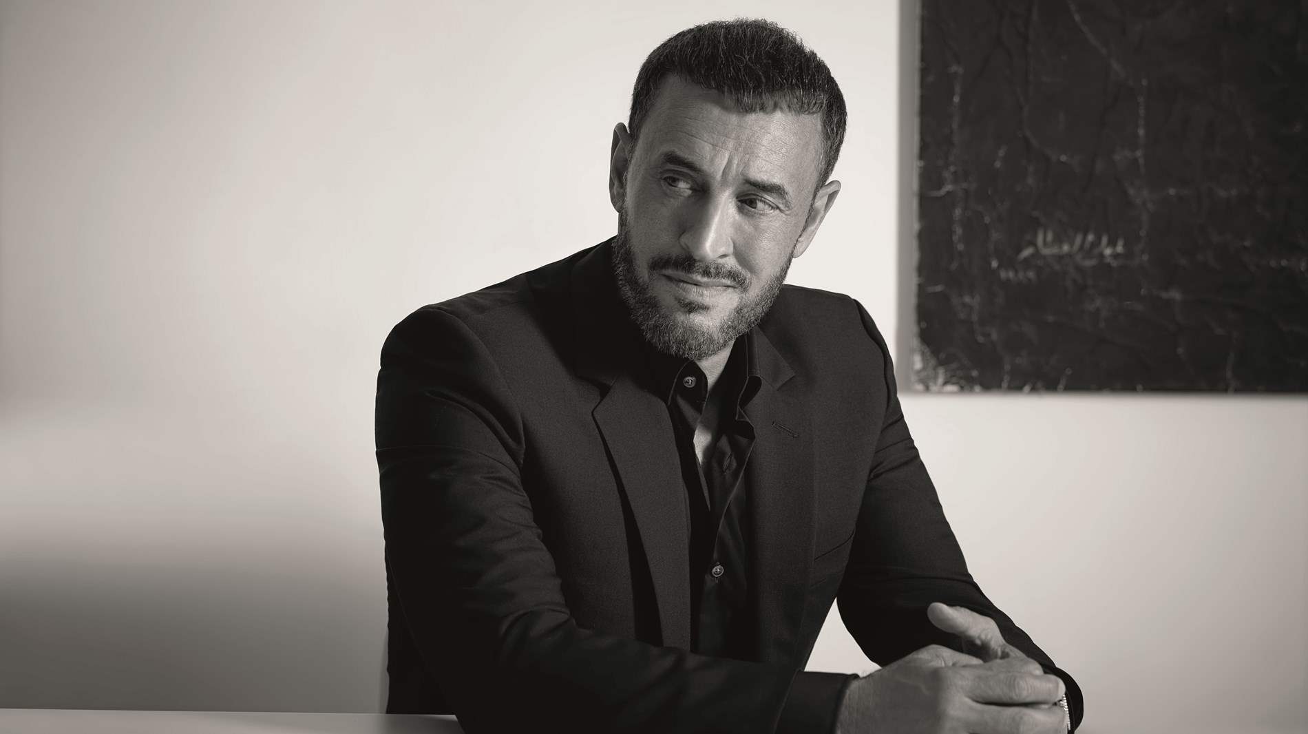 ابن كاظم الساهر يلفت الانظار .. بدا نسخة مصغرة عن والده 