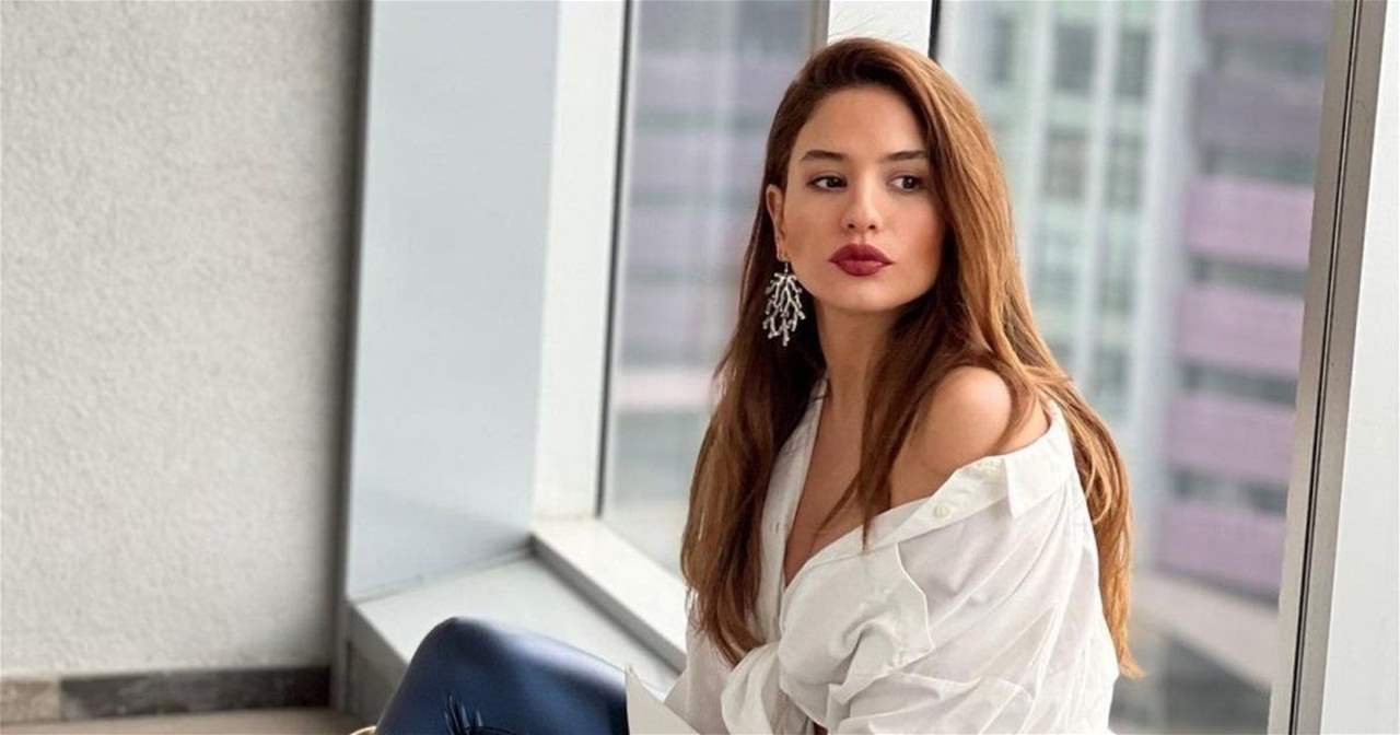 بطلة "الخائن" تحتفل بعيدها وتظهر ببطن منتفخ.. هل هي حامل ؟