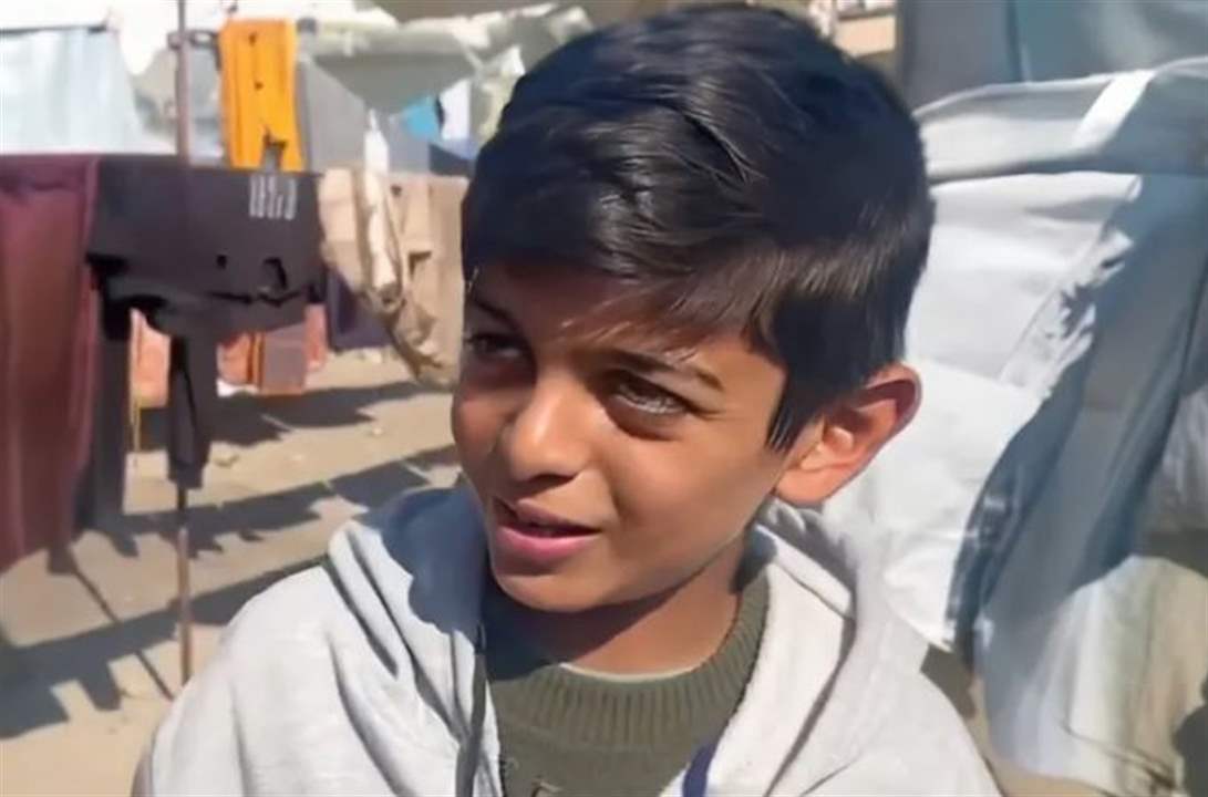  شاهد - نيوتن غزة.. الطفل حسام العطار يضيء عتمة مخيم النزوح