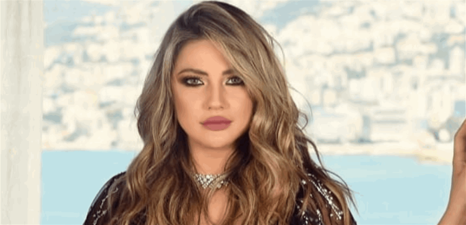 انجيلا بشارة طليقة وائل كفوري تلفت الانظار بجمالها خلال احتفال عيد ميلادها 