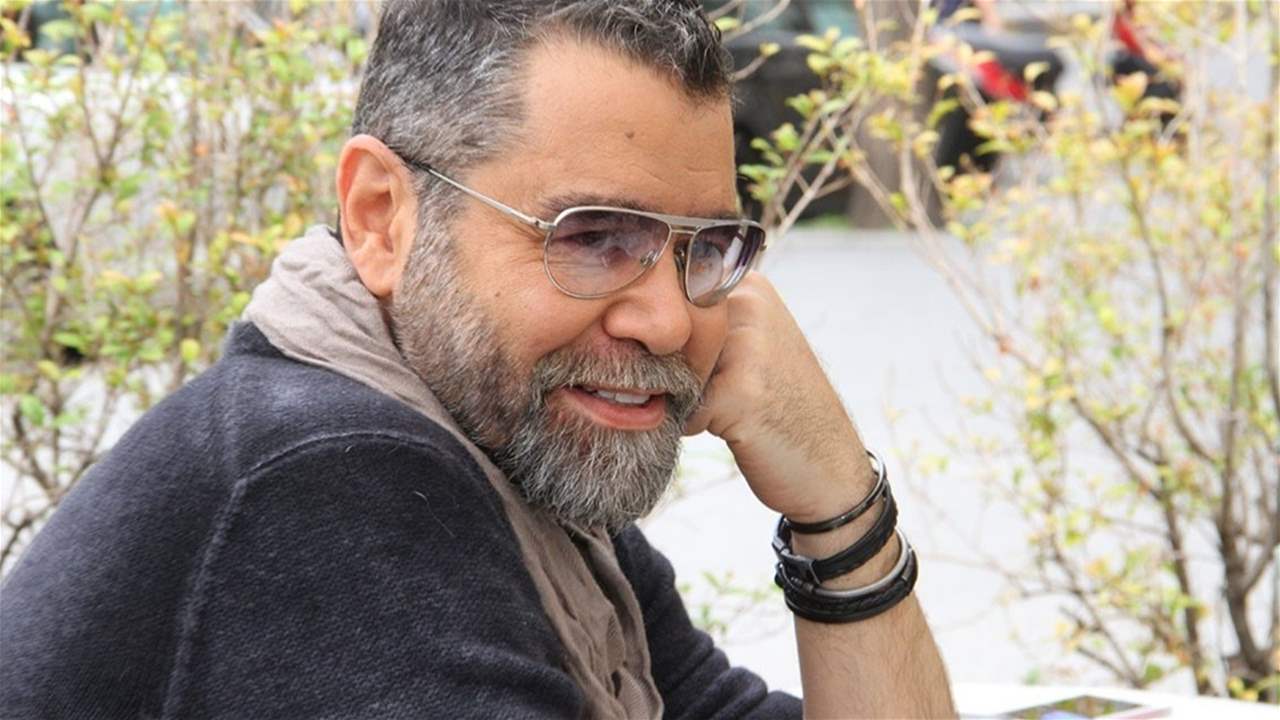 قبلة رومانسية من يوري مرقدي لزوجته: إن كنتُ رجلاً لأنكِ امرأتي