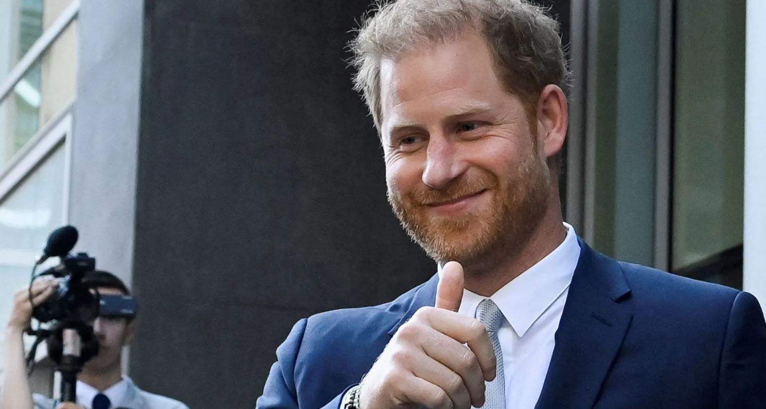الأمير هاري يقبل تعويضات كبيرة في قضية التنصت على هاتفه