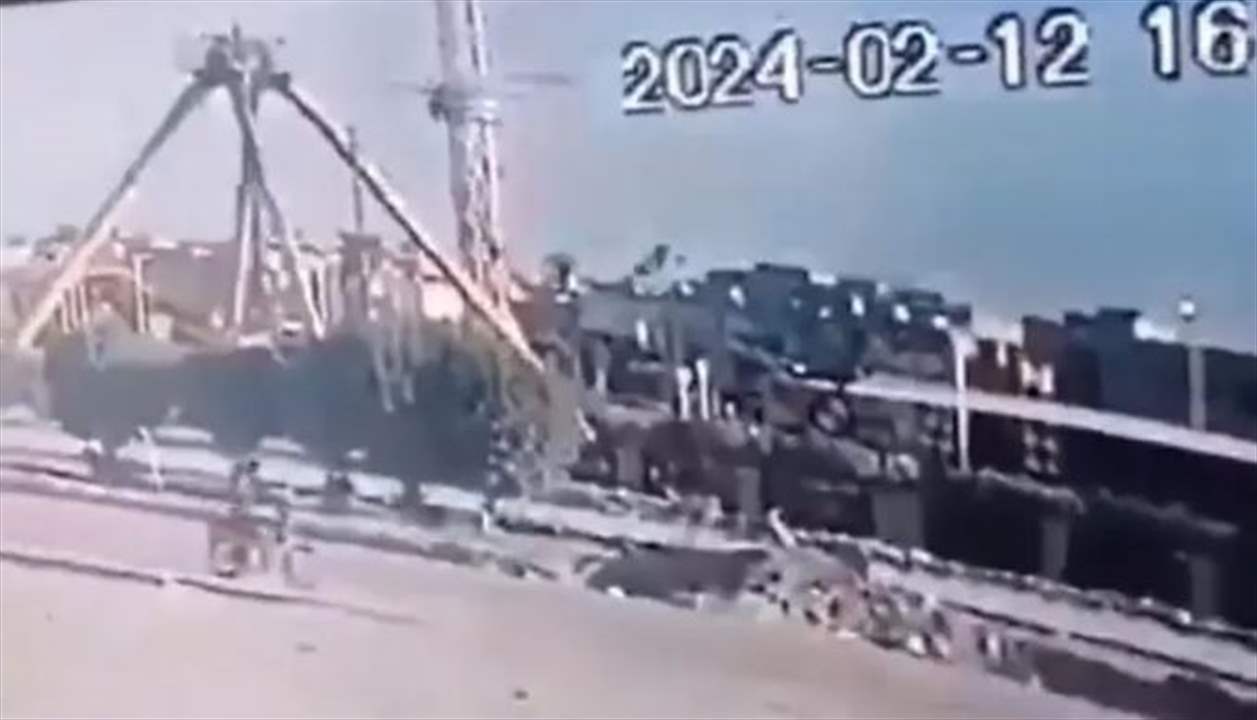 بالفيديو- سقوط لعبة &quot;الدوامة&quot; في مدينة ملاهٍ وإصابة العشرات 