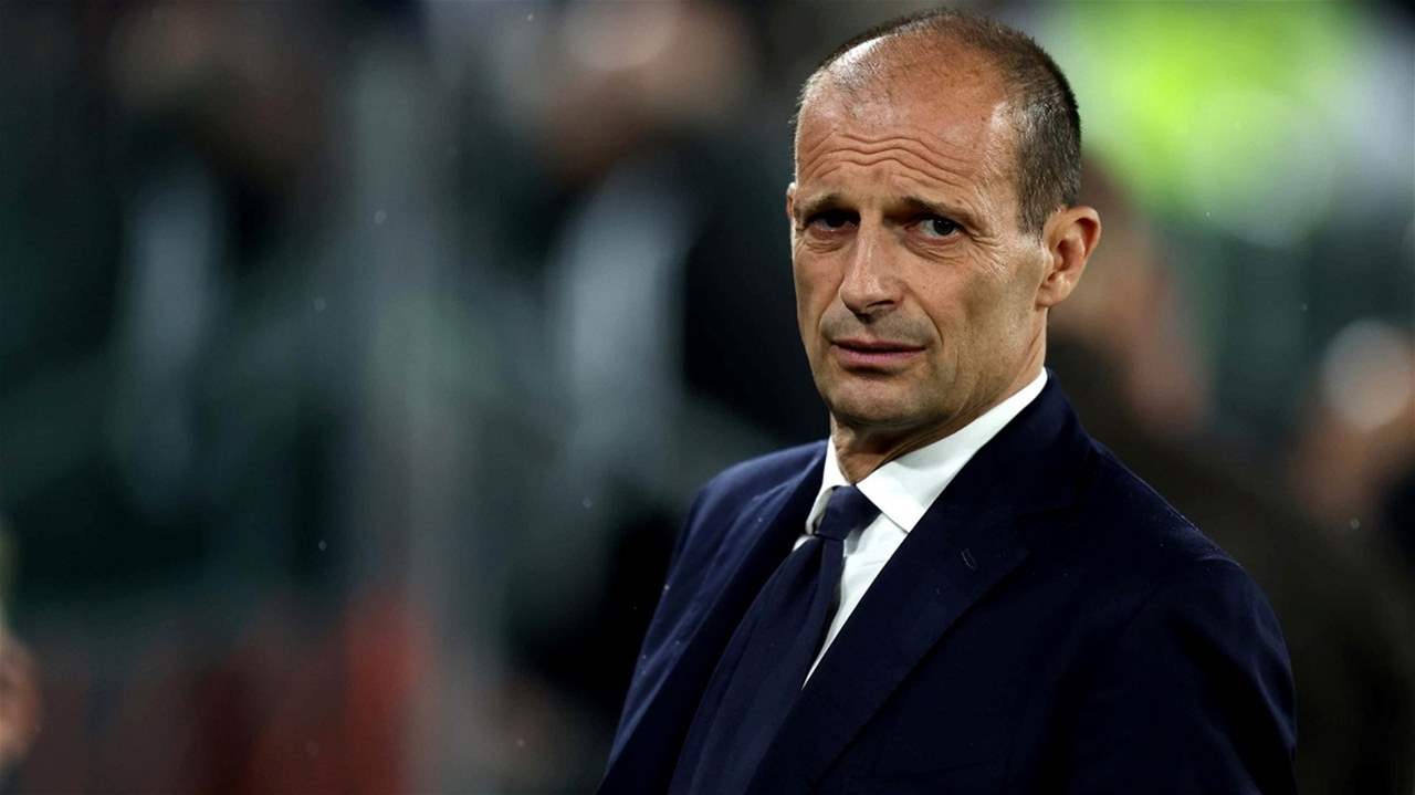 فيديو - أغرب مُطالبة برحيل مُدرب .. Allegriout في التايمز سكوير !!