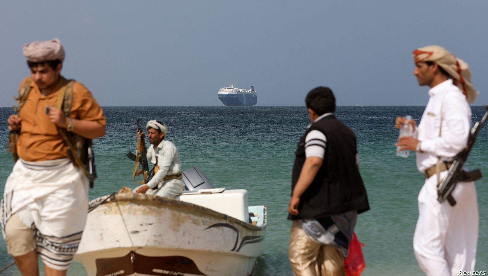  &quot;بعدد كبير من الصواريخ&quot;.. الحوثيون يعلنون إستهداف سفينة نفطية بريطانية 