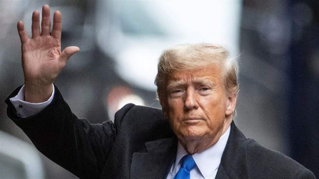  ترامب يسخر من بايدن: يهدد الديمقراطية!