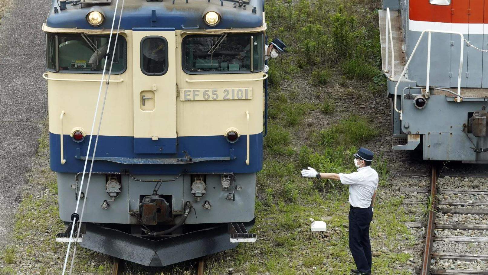 بالفيديو - قطار ضخم يقطع 80 كيلومتراً دون سائق في مشهد كأفلام الخيال