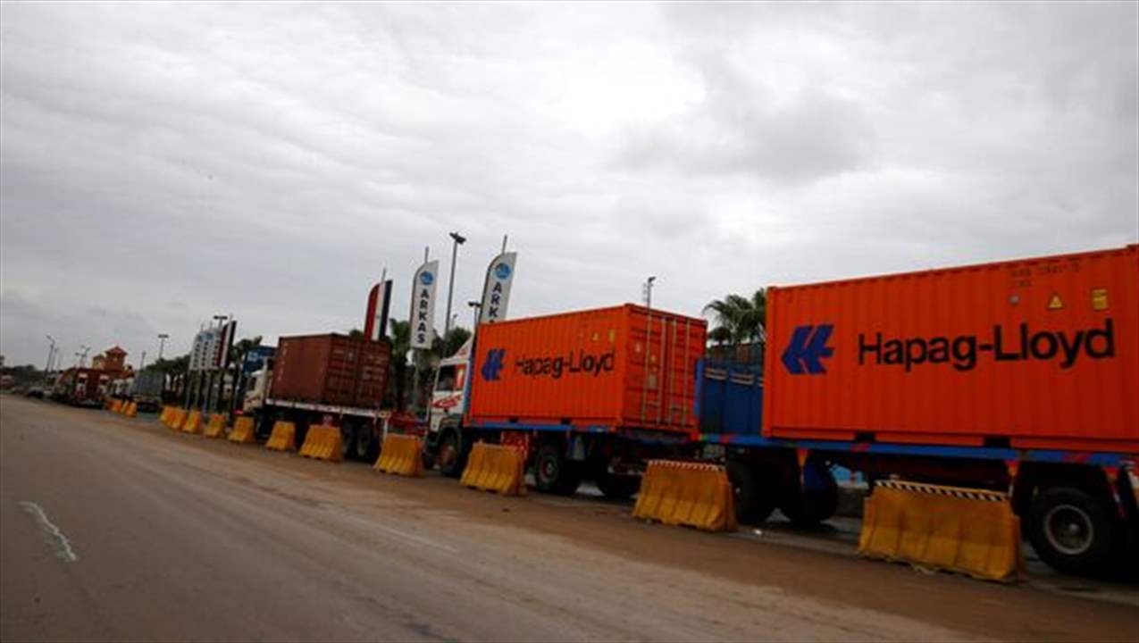 بالفيديو - حادثة في البترون... كونتاينر يسقط ويجتاح أطفالاً! 