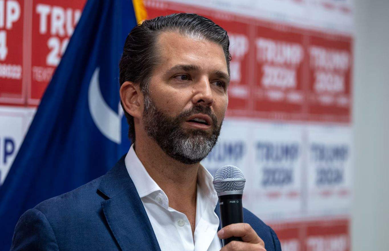 رسالة تحتوي على "مسحوق أبيض" في منزل إبن ترامب الأكبر.. ما القصة؟