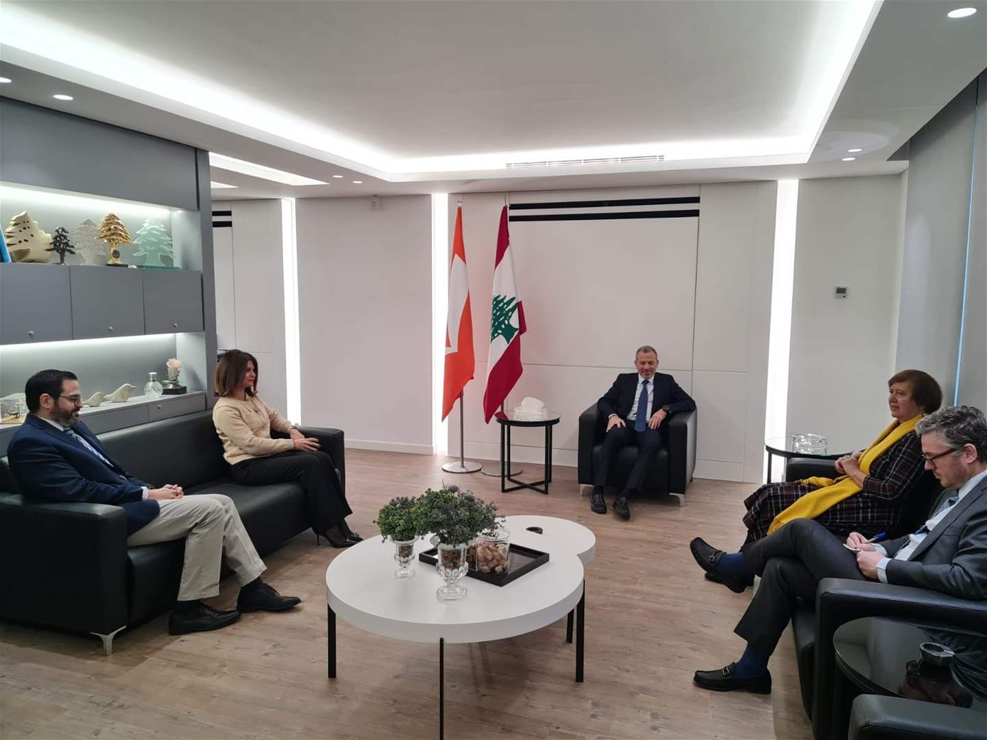 فرونسكا زارت باسيل.. بحثٌ بالقرار 1701 وتأكيدٌ على إنتخاب رئيس للجمهورية