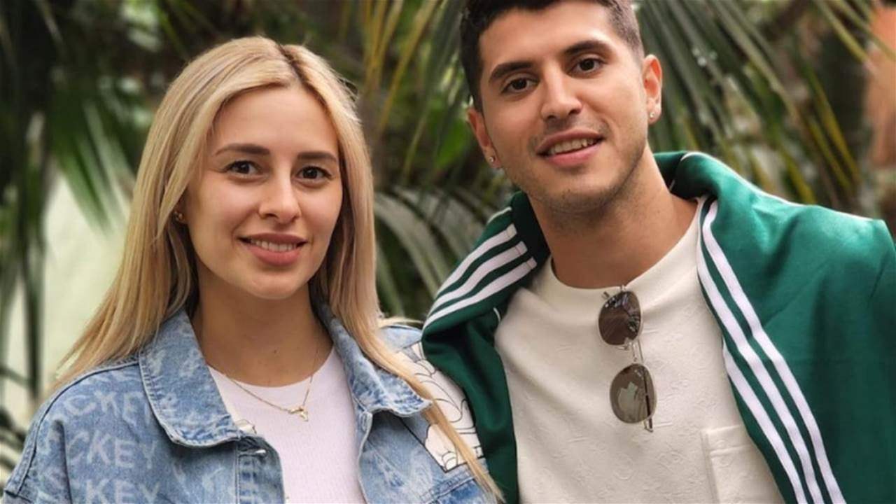 زوجة بطل العالم باعت قميصه وميداليته !!