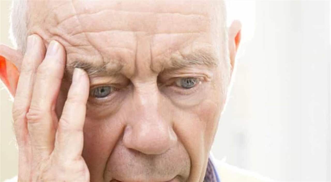 هذا هو أول عارض للـ "ألزهايمر" .. اكتشفه قبل سن الـ 40 
