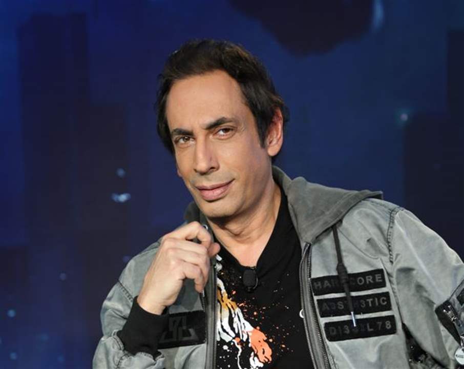 ماريو باسيل ضيف على ياسين في حلقة الليلة من "كتاب الشهرة"