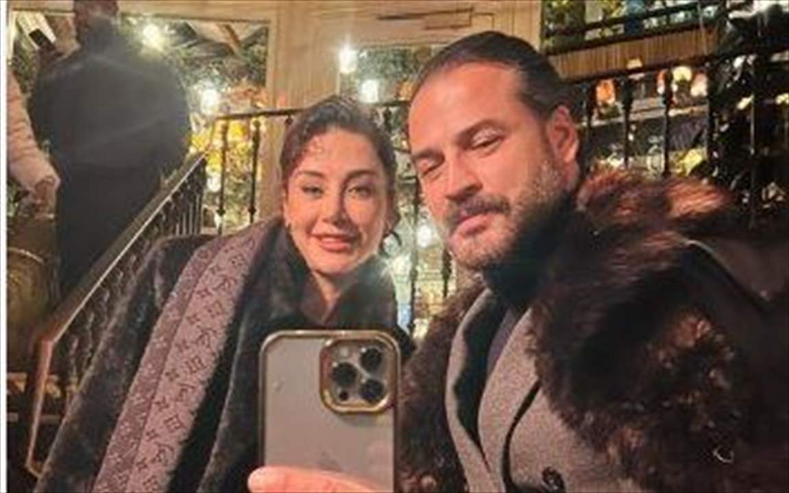 بالصور - كاريس بشار و وسام حنا يستمتعان بوقتهما معا في باريس 