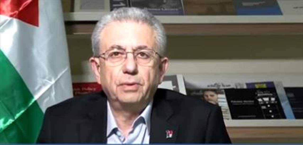 "اخرس ودعني أكمل".. بالفيديو - مصطفى البرغوثي يرفض مقاطعته خلال مقابلة مع بيرس مورغان