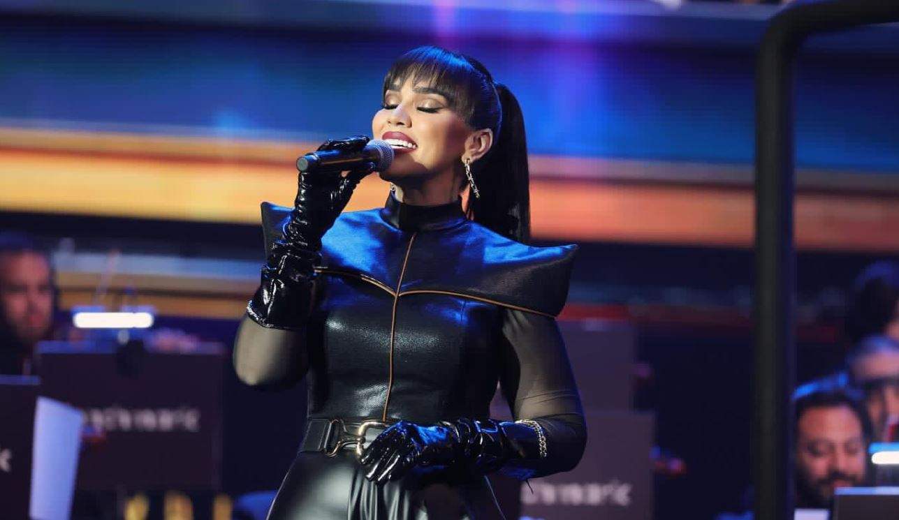 تعليق ساخر من مي فاروق بعد انتقاد اطلالتها في موسم الرياض