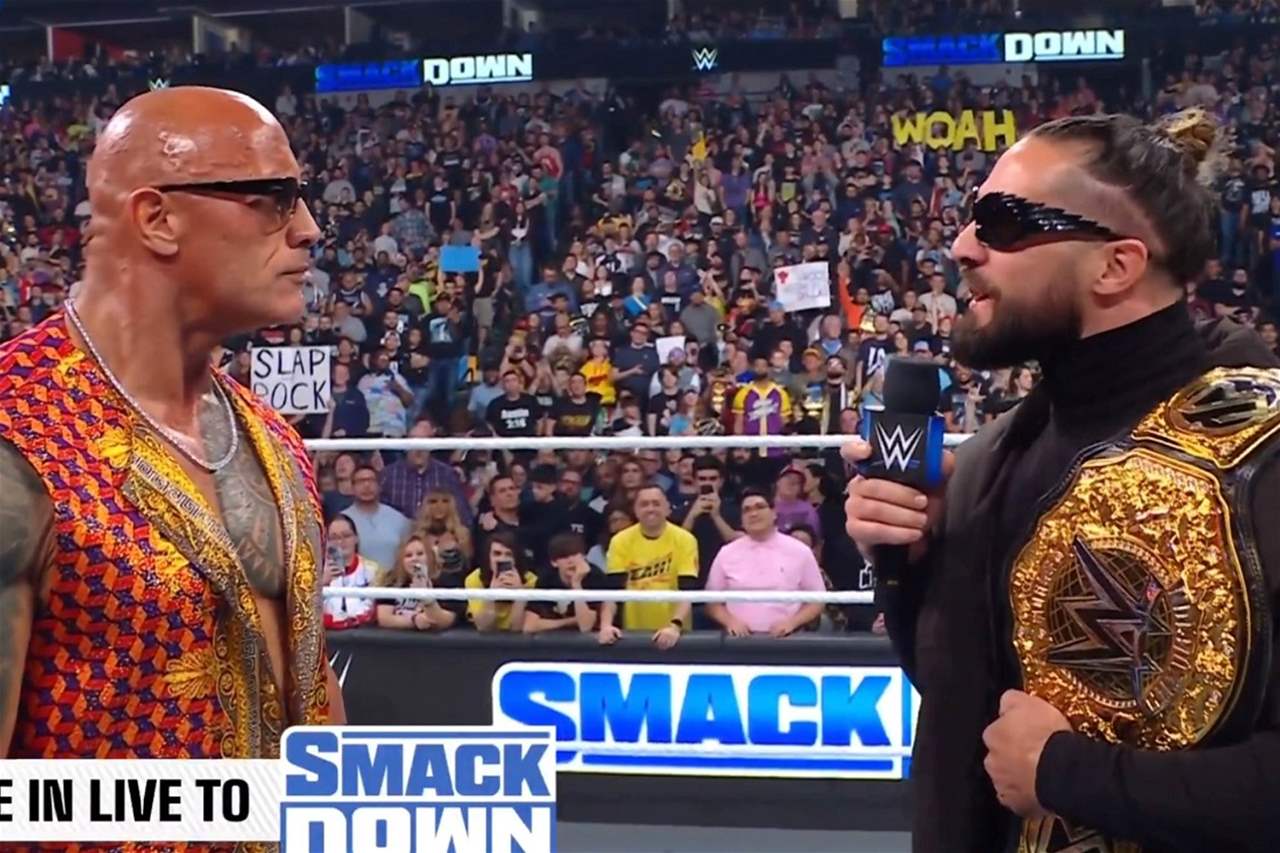 فيديو - "The Rock" يعود إلى حلبة المصارعة