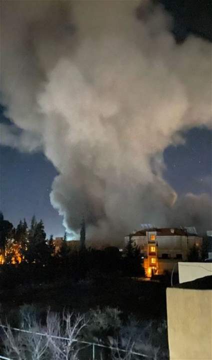 بالصور - العدو الإسرائيلي يستهدف مدينة بعلبك بغارات عدة  