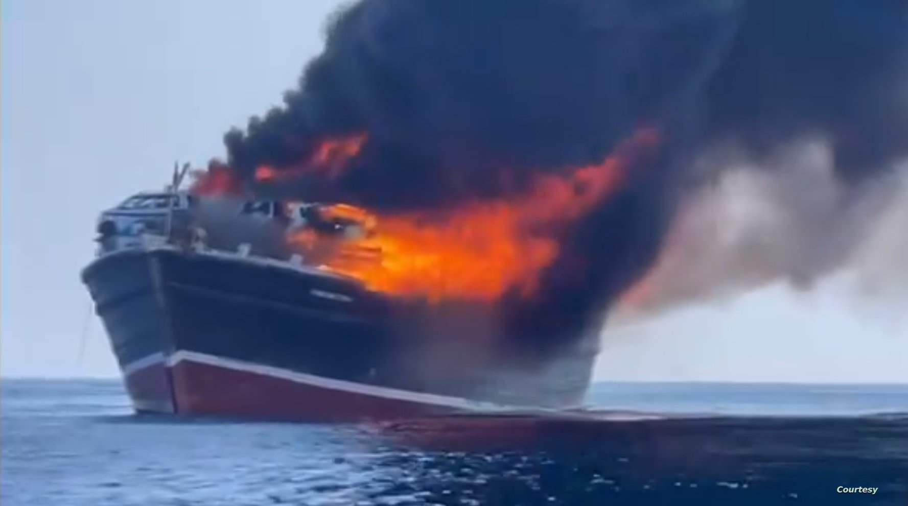 الحوثيون أعلنوا استهداف السفينة "بينوكيو" في البحر الأحمر
